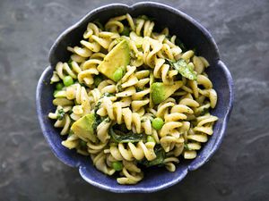 Pesto Pasta with Spinach and Avocado