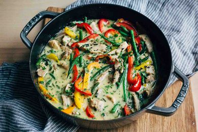 Thai Green Curry paste with chicken and peppers