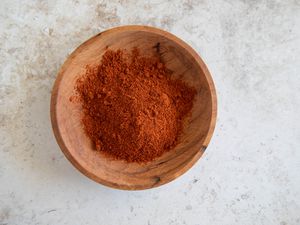 Baharat in a wooden bowl