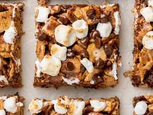 S’mores Cereal Bars